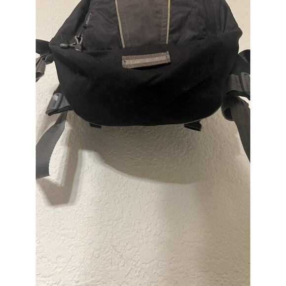 CamelBak Blowfish Hydration Pack Backpack Black Gray Expandable w/ Bladder - Picture 4 of 8